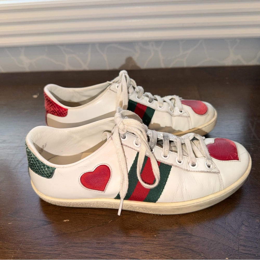 Authentic Gucci White Sneakers with Red Heart Details - Picture 2 of 4